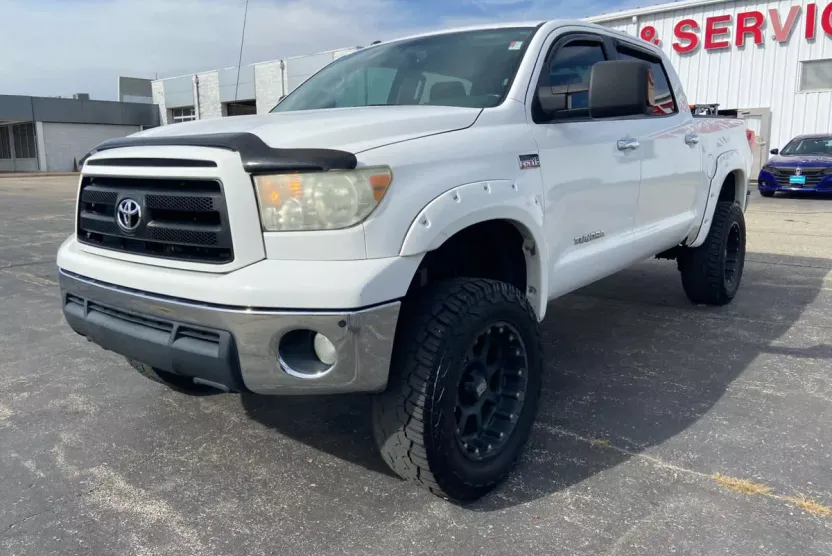 2012 Toyota Tundra CrewMax photo 1