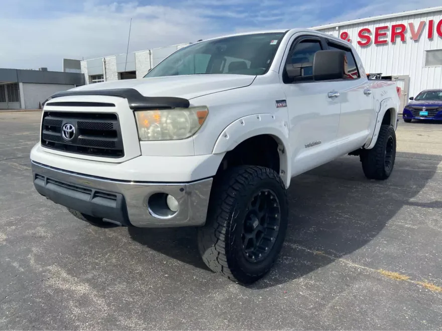 2012 Toyota Tundra CrewMax photo 1