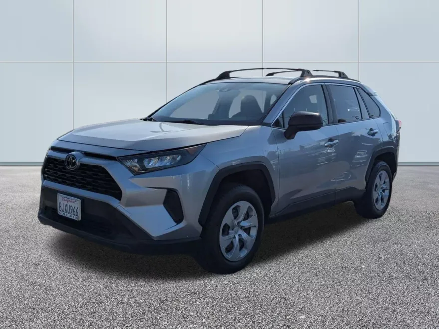 2019 Toyota RAV4 XLE photo 1
