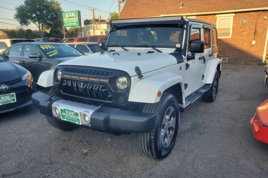 2017 Jeep Wrangler Unlimited Sahara photo 1