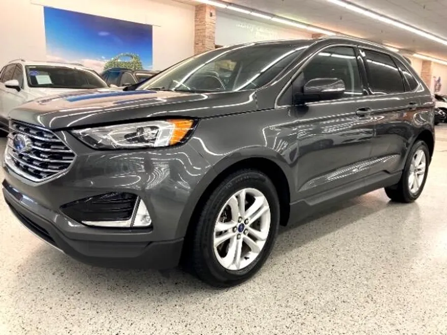 2019 Ford Edge SEL photo 1