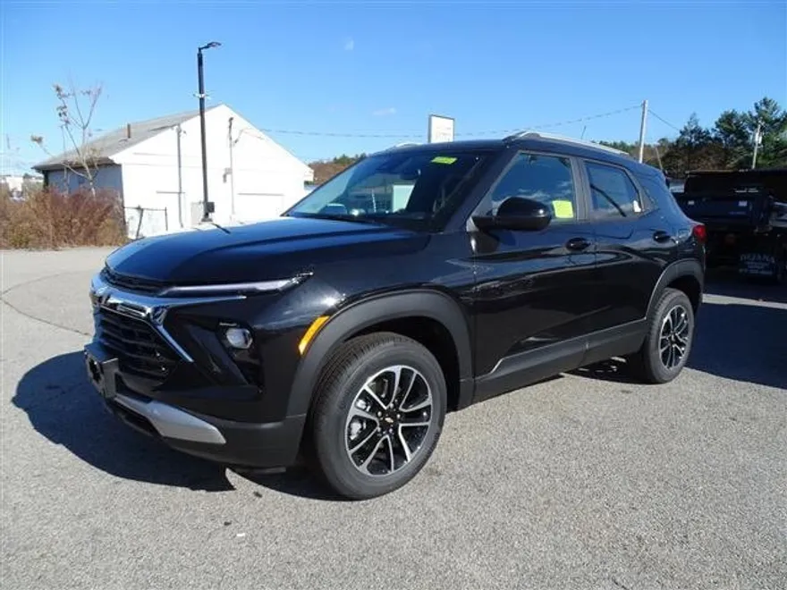 2025 Chevrolet Trailblazer LT photo 1