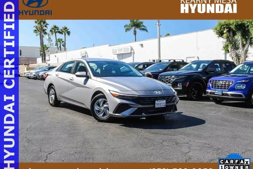 2025 Hyundai Elantra SE photo 1
