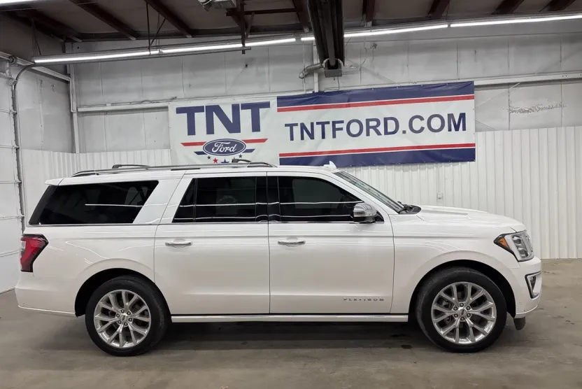 2019 Ford Expedition MAX Platinum photo 1