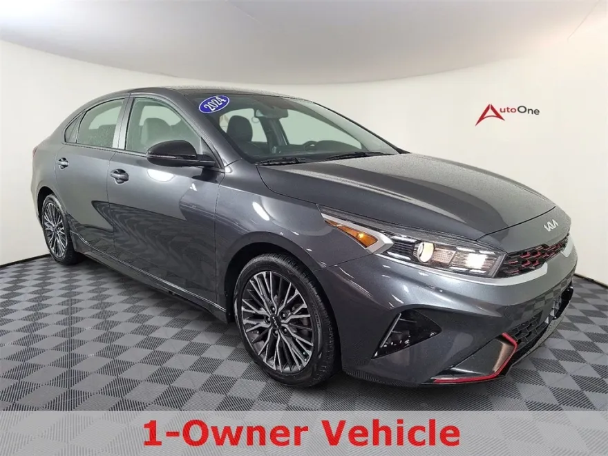 2024 Kia Forte GT-Line photo 1