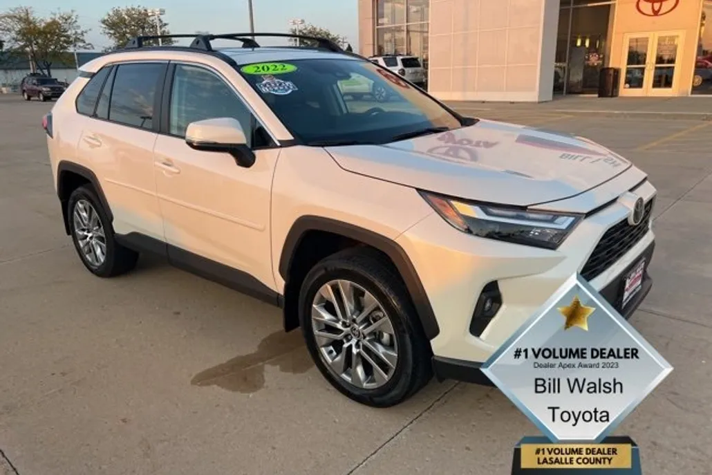 2022 Toyota RAV4 XLE Premium photo 1