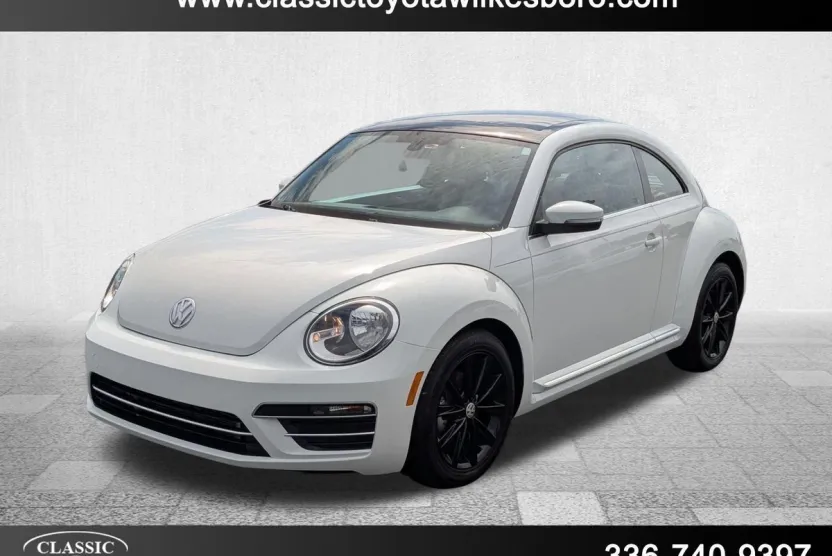 2019 Volkswagen Beetle SE photo 1