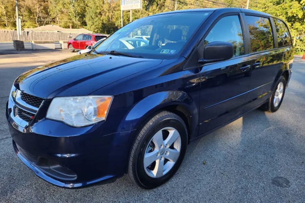 2013 Dodge Grand Caravan SE photo 1