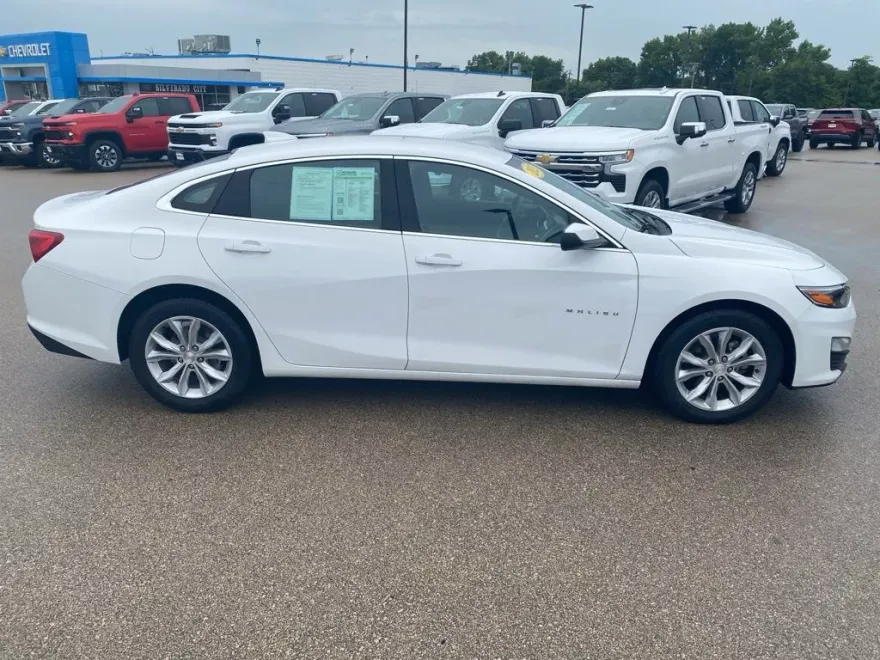 2023 Chevrolet Malibu 1LT photo 1