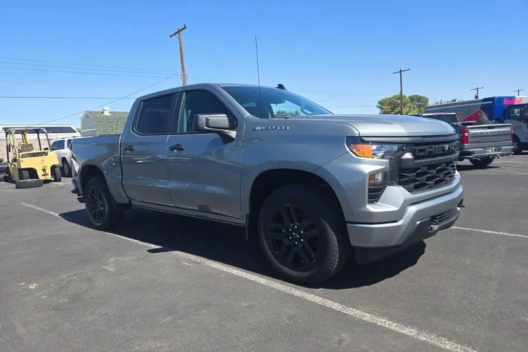 2026 Chevrolet Silverado 1500 Custom photo 1