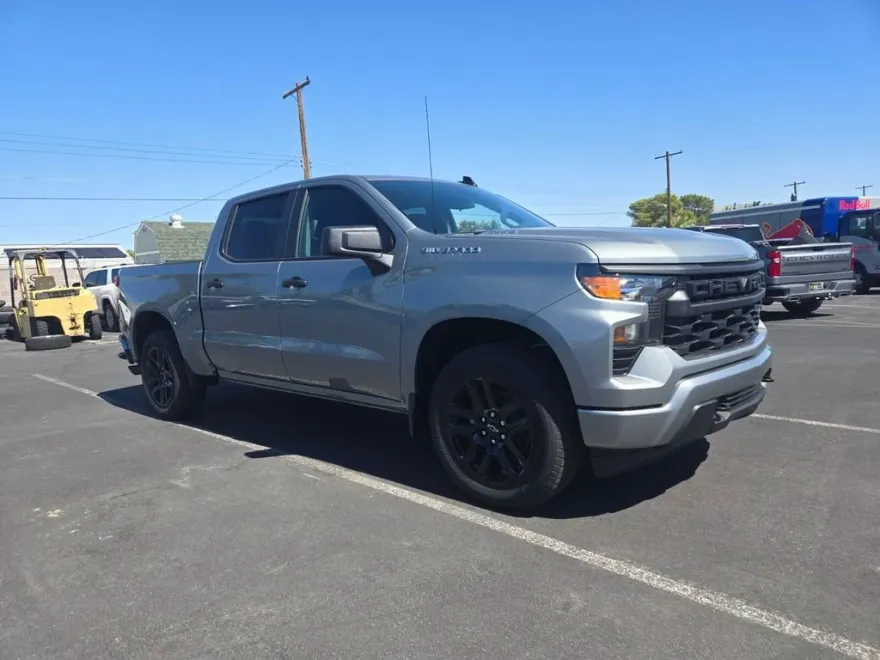 2026 Chevrolet Silverado 1500 Custom photo 1