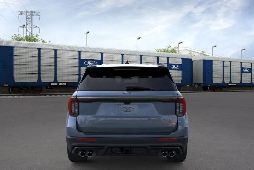 2025 Ford Explorer ST photo 1
