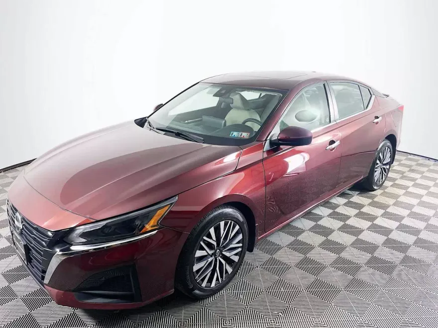 2023 Nissan Altima 2.5 SV photo 1