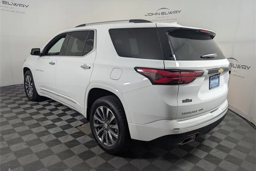 2023 Chevrolet Traverse Premier photo 1