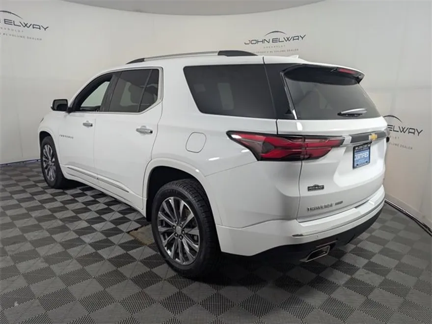 2023 Chevrolet Traverse Premier photo 1