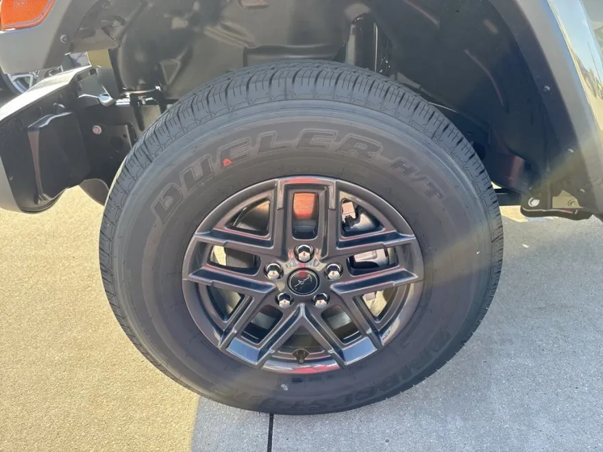 2025 Jeep Gladiator Sport S photo 1