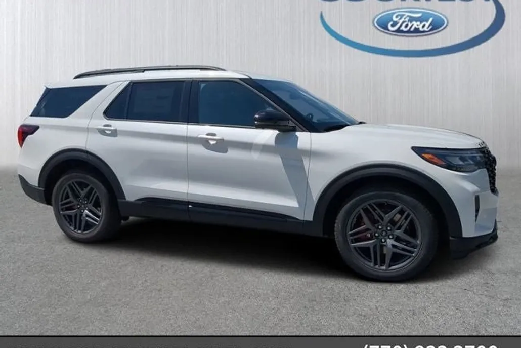 2025 Ford Explorer ST photo 1