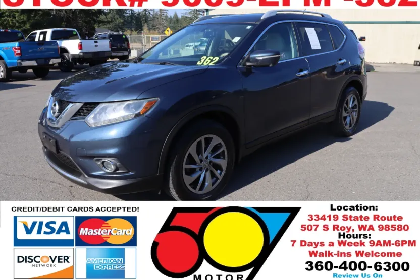 2015 Nissan Rogue SV photo 1