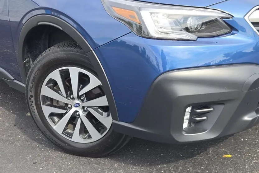 2022 Subaru Outback Premium photo 1