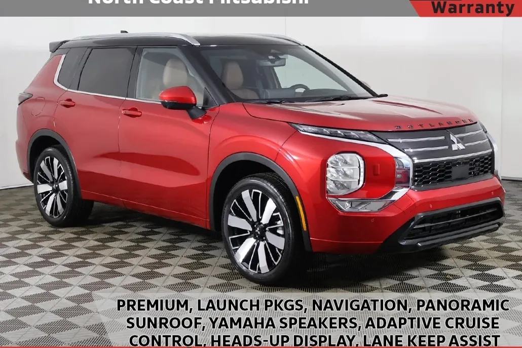 2025 Mitsubishi Outlander SEL photo 1