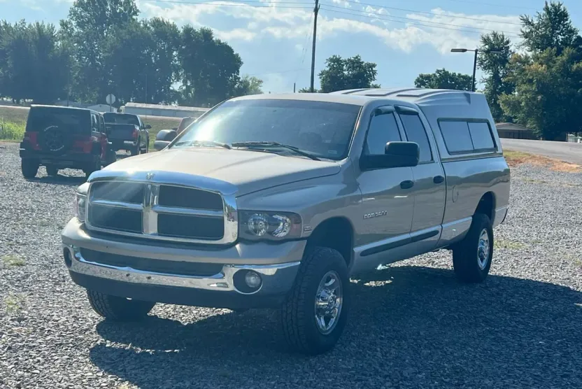 2004 Dodge Ram SLT photo 1