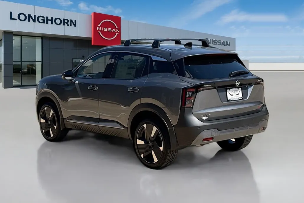 2026 Nissan Kicks SR photo 1