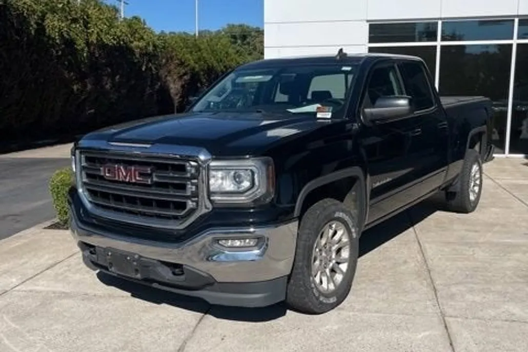 2017 Gmc Sierra 1500 SLE photo 1