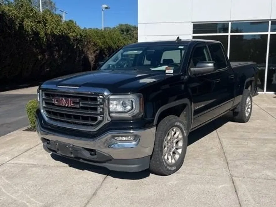 2017 Gmc Sierra 1500 SLE photo 1