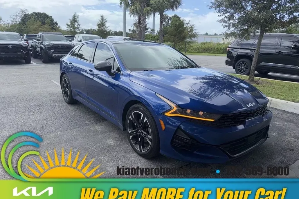 2022 Kia K5 GT-Line photo 1