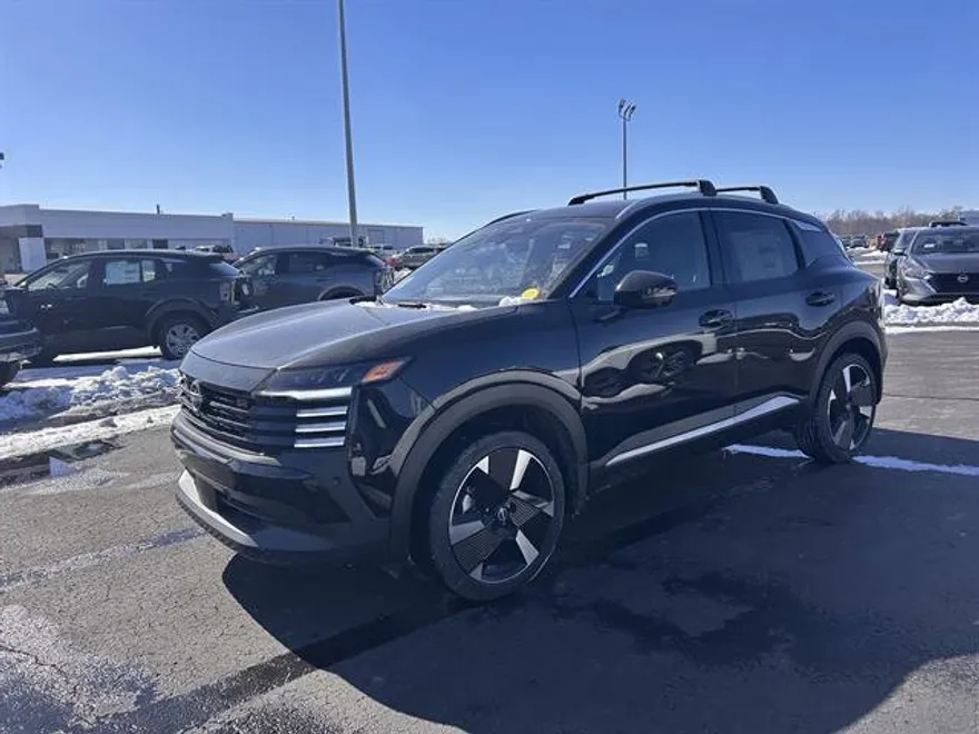 2025 Nissan Kicks SR photo 1