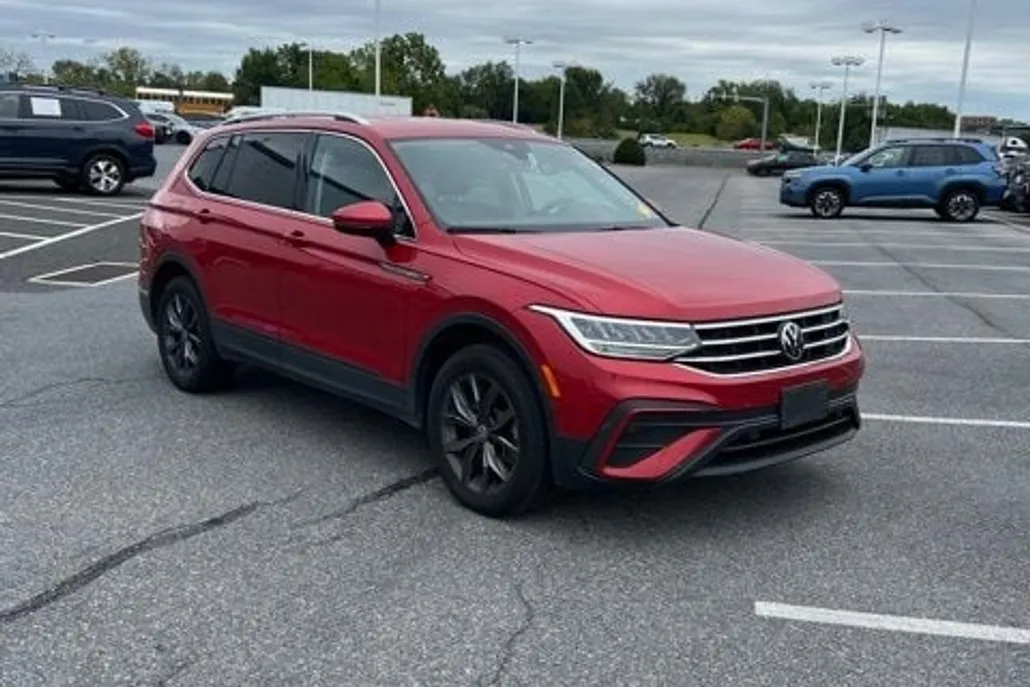 2022 Volkswagen Tiguan SE photo 1