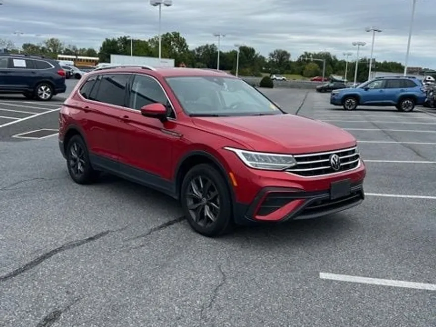 2022 Volkswagen Tiguan SE photo 1