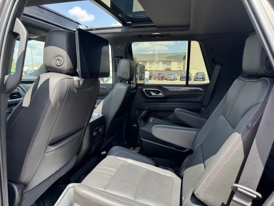 2021 Chevrolet Tahoe RST photo 1