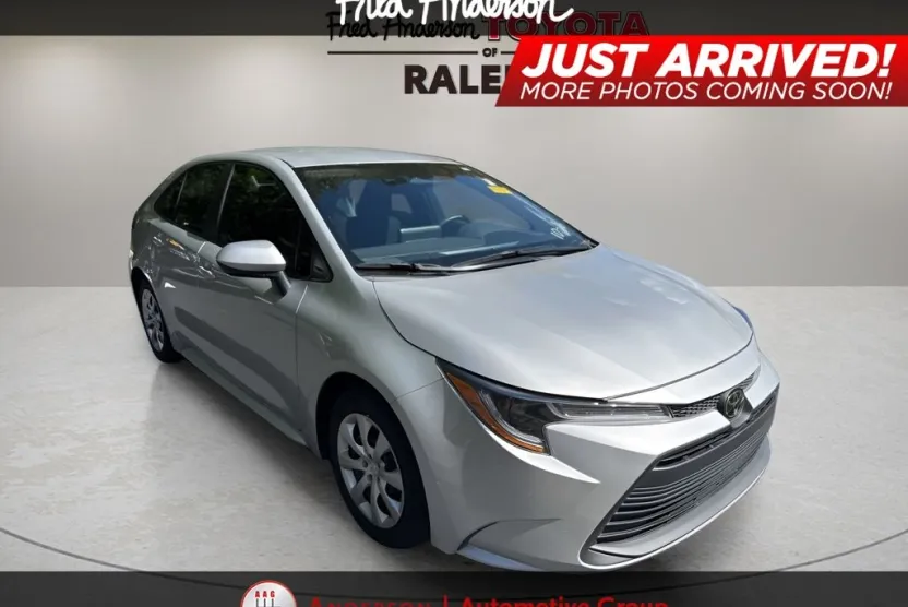 2024 Toyota Corolla LE photo 1