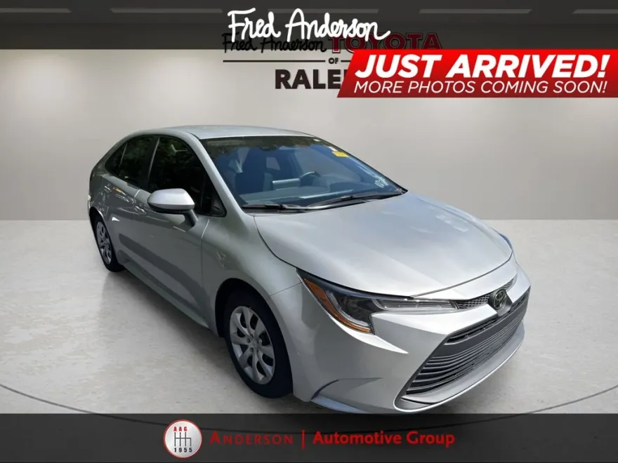 2024 Toyota Corolla LE photo 1