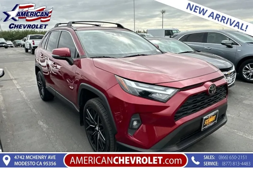 2022 Toyota RAV4 XLE Premium photo 1
