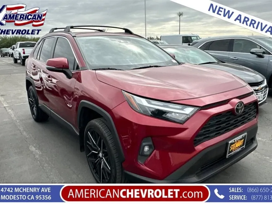 2022 Toyota RAV4 XLE Premium photo 1