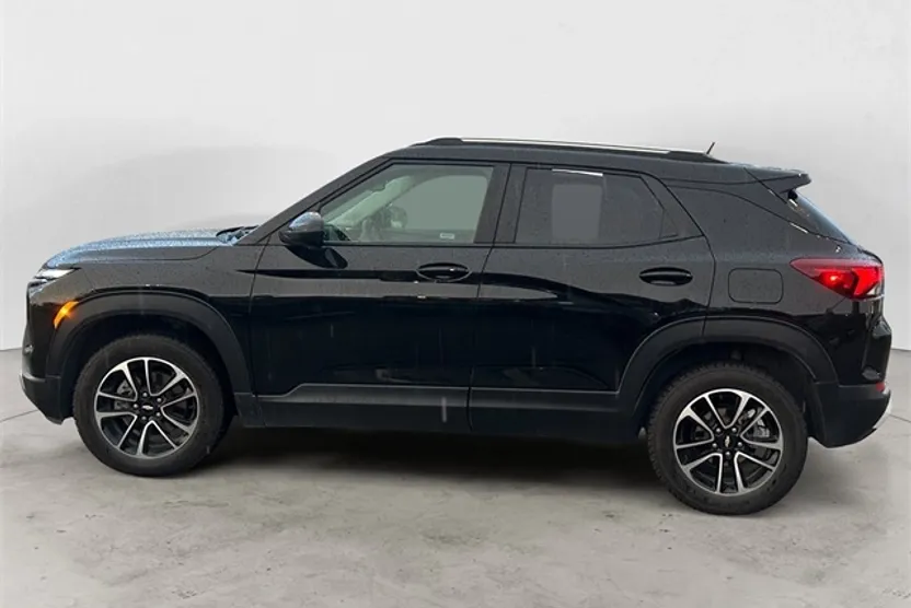 2024 Chevrolet Trailblazer LT photo 1