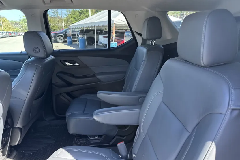 2020 Chevrolet Traverse Leather photo 1