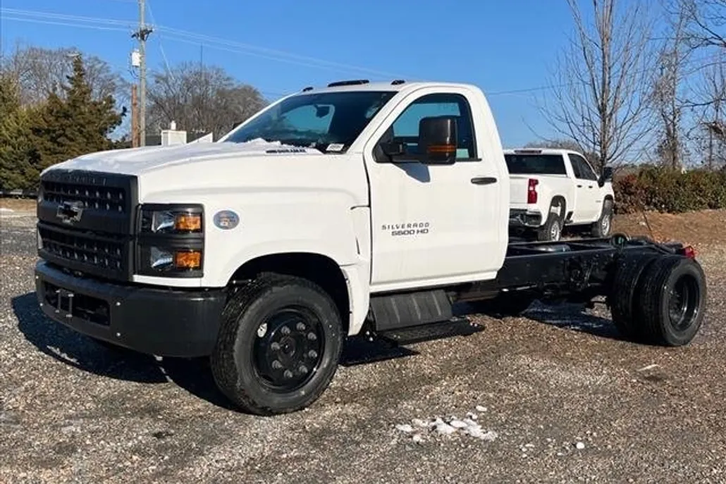 2024 Chevrolet Silverado 5500HD Work Truck photo 1