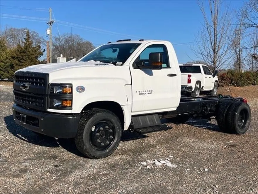 2024 Chevrolet Silverado 5500HD Work Truck photo 1