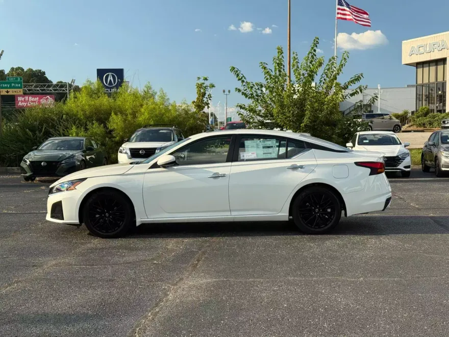 2025 Nissan Altima SV photo 1
