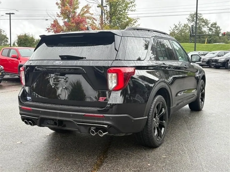 2021 Ford Explorer ST photo 1