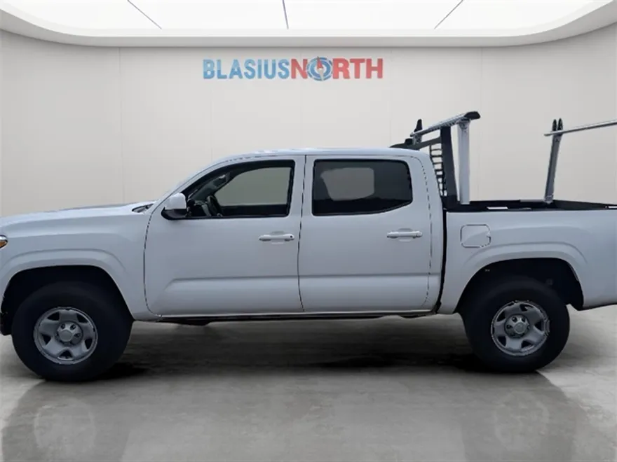 2023 Toyota Tacoma SR photo 1