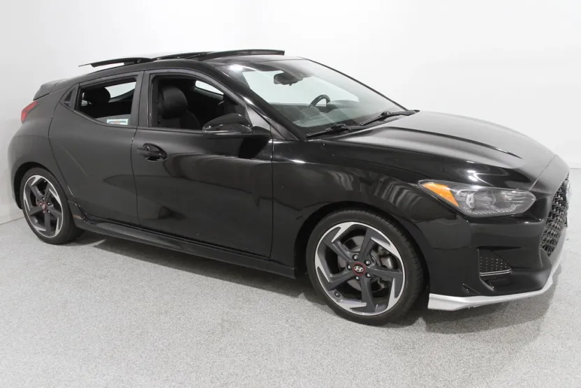 2020 Hyundai Veloster Turbo photo 1
