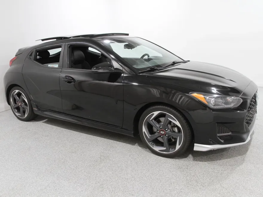 2020 Hyundai Veloster Turbo photo 1