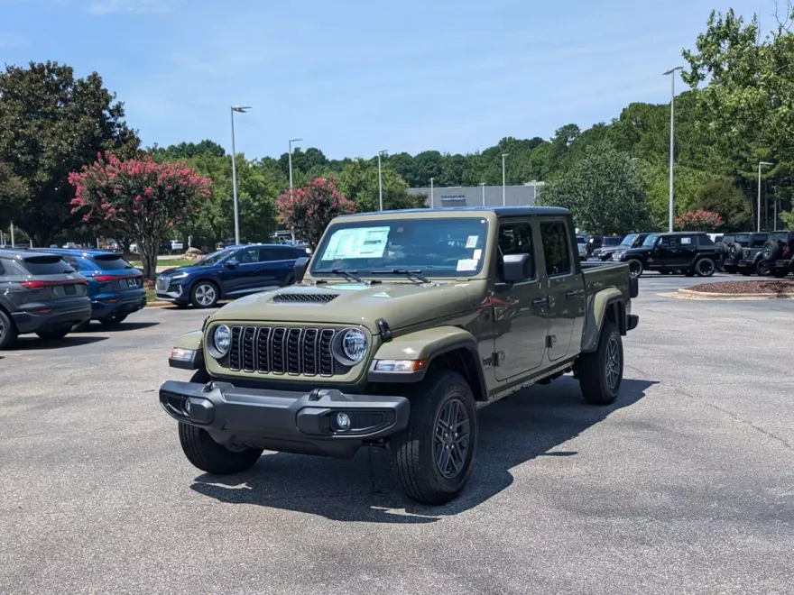 2025 Jeep Gladiator Sport S photo 1