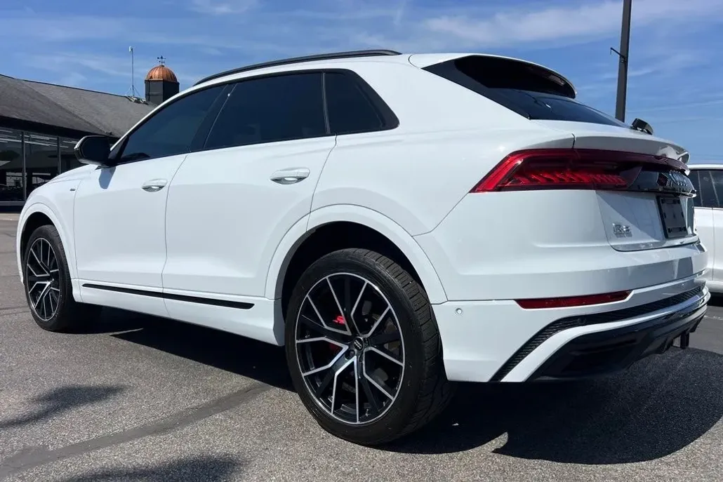 2020 Audi Q8 55 Premium Plus photo 1
