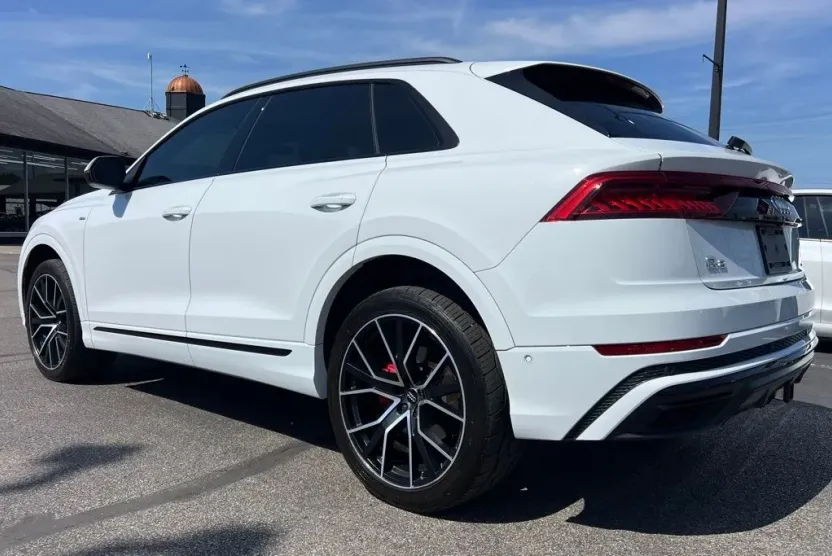 2020 Audi Q8 55 Premium Plus photo 1