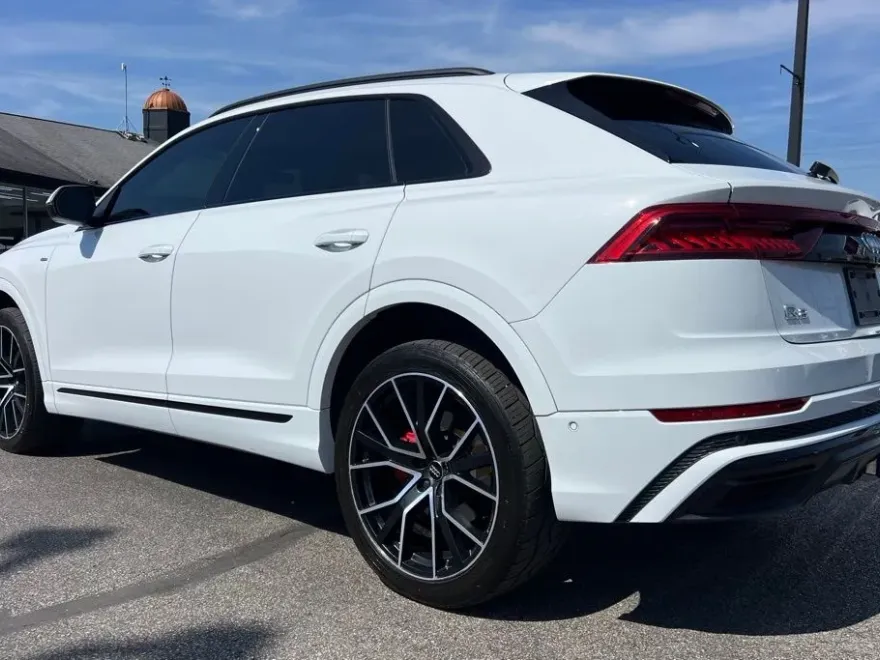 2020 Audi Q8 55 Premium Plus photo 1